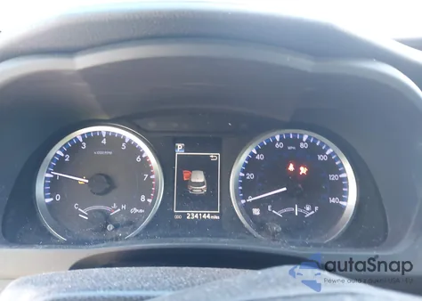 2018 Toyota Highlander Le z USA, uszkodzony, nr VIN 5TDZARFH3JS038312